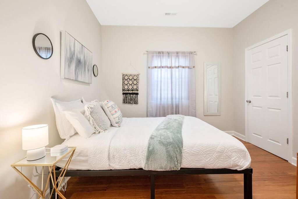 * Lux Modern Retreat * Downtown * King Beds * Durham
