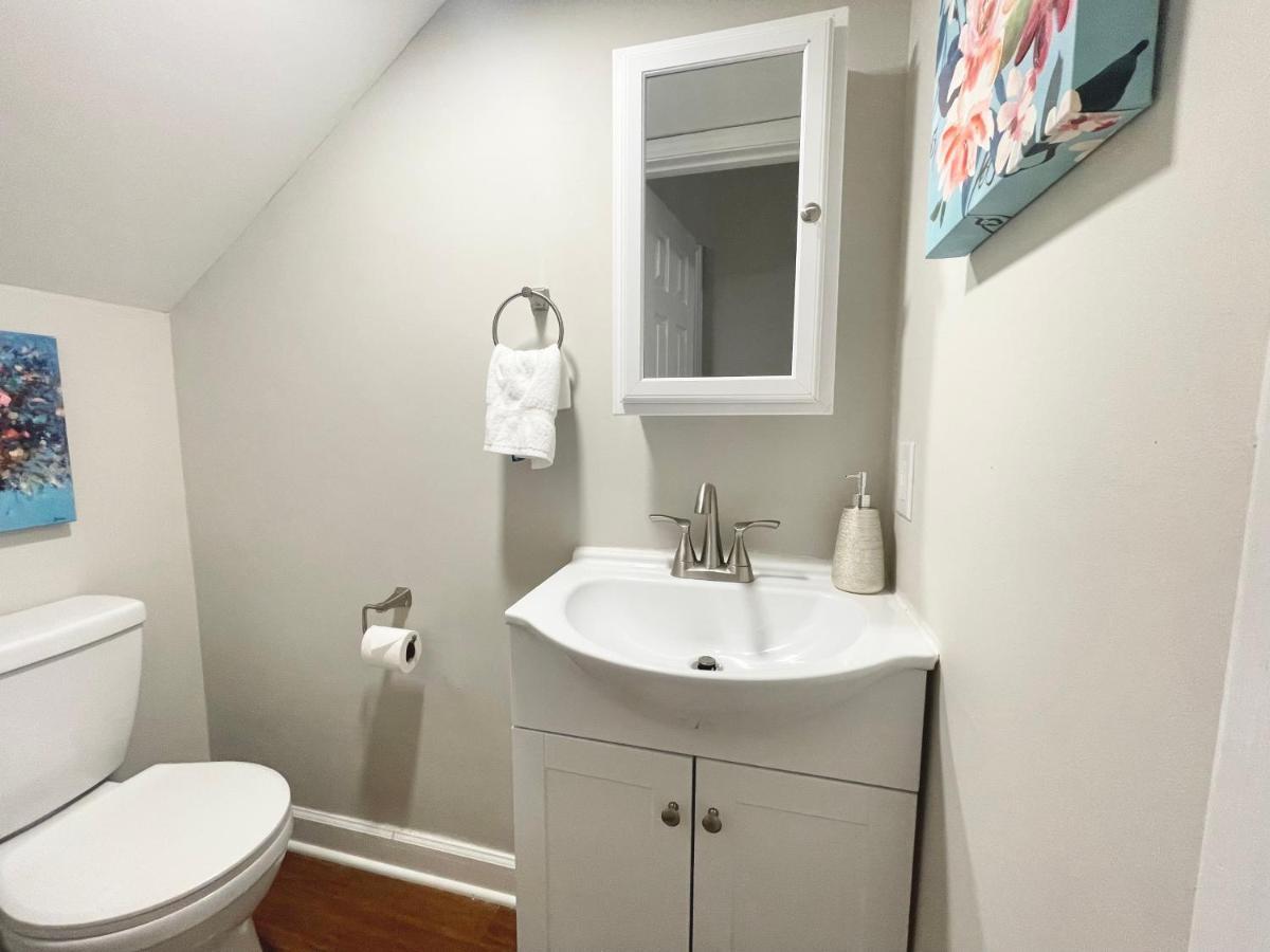 * Lux Modern Retreat * Downtown * King Beds * * Durham
